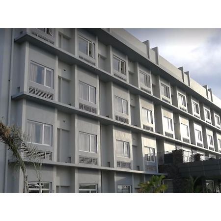 Microtel Inn & Suites By Wyndham San Fernando Сан-Фернандо Экстерьер фото